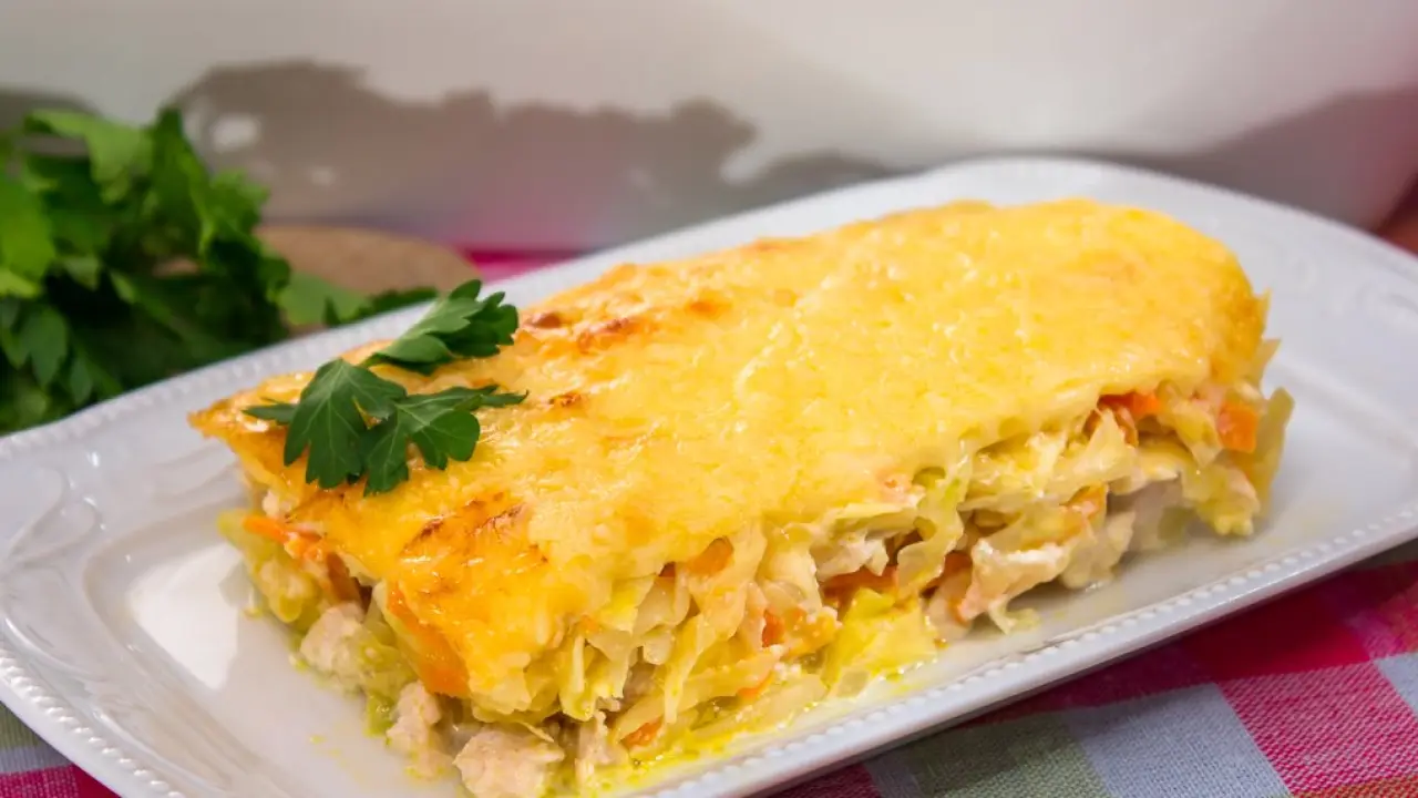 Овощная запеканка с капустой и мясным фаршем - рецепт с фото