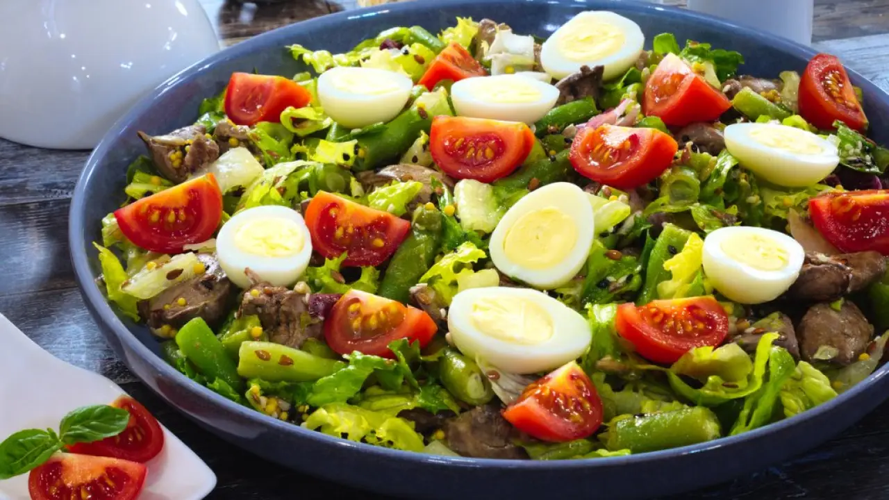 Салат из стручковой фасоли с куриной печенью - рецепт с фото