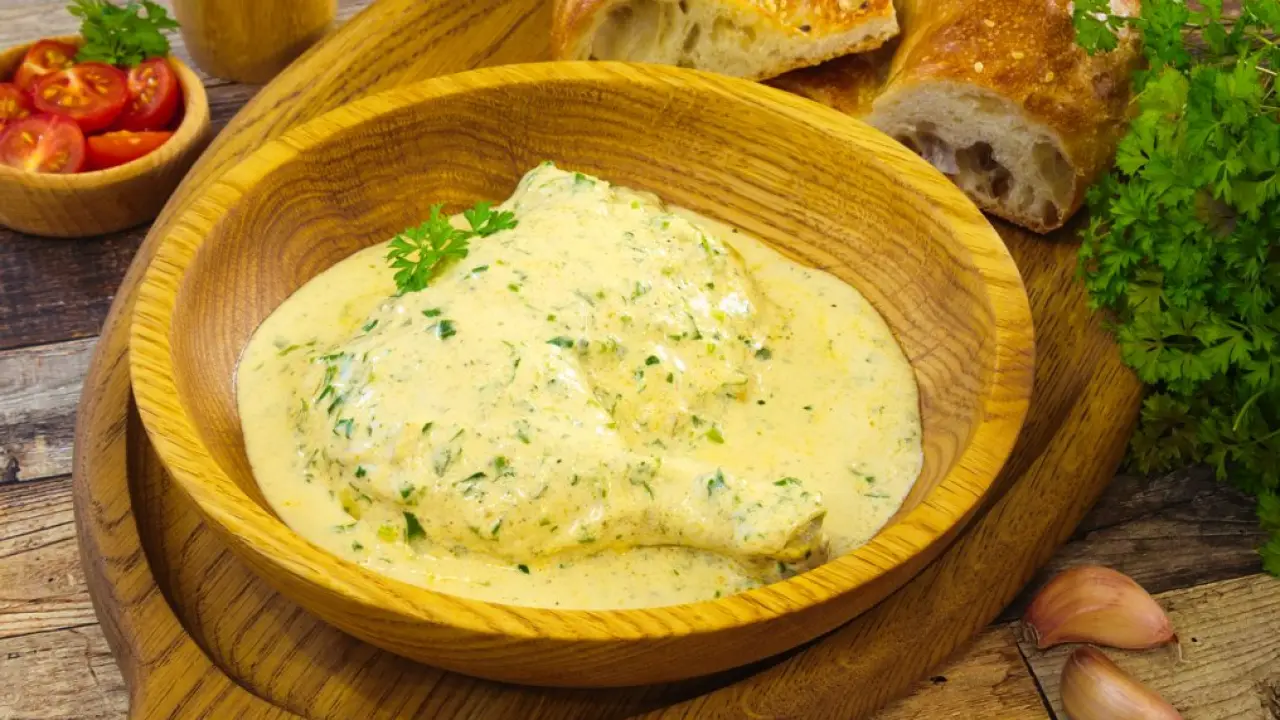 Курица по-грузински шкмерули - рецепт с фото