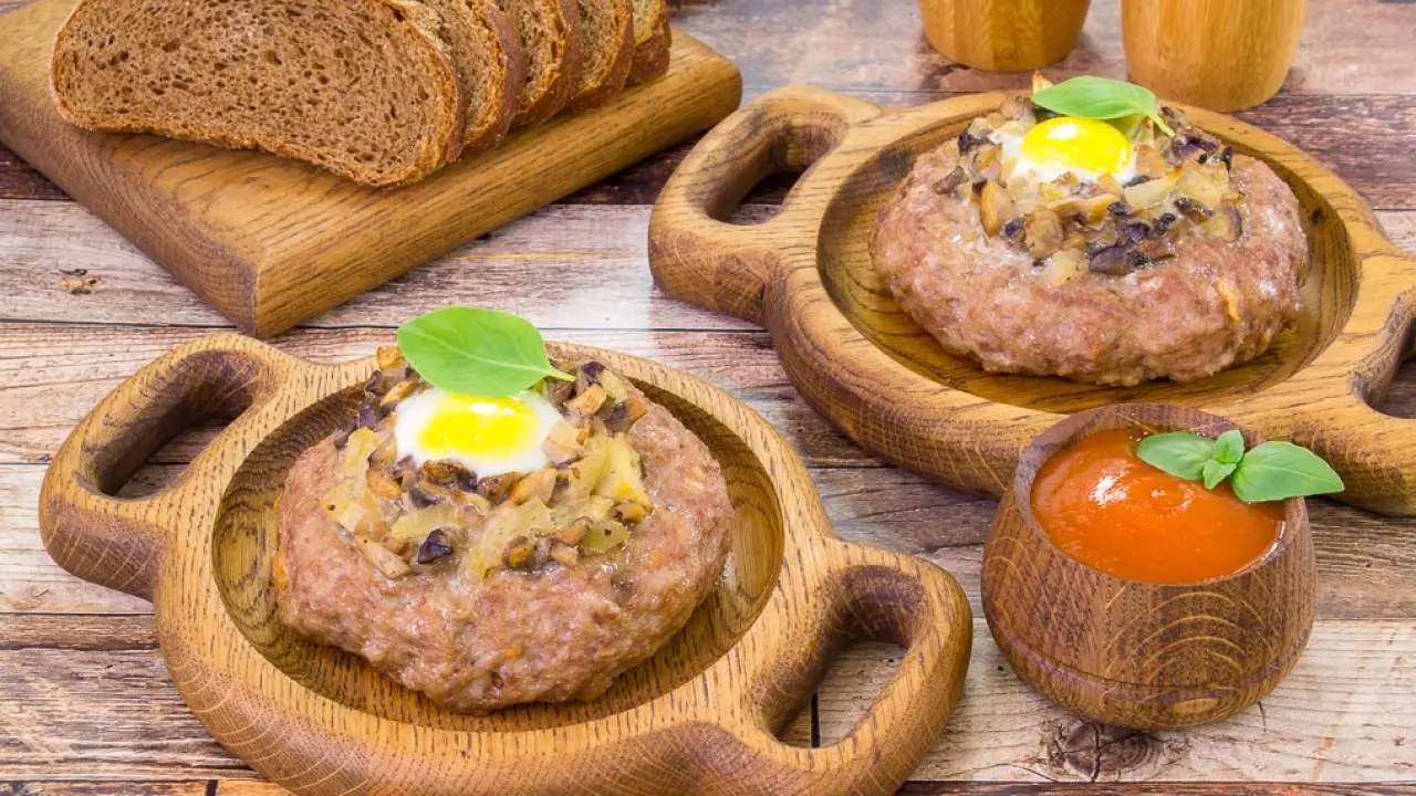 Мясные гнезда с грибной начинкой - рецепт с фото