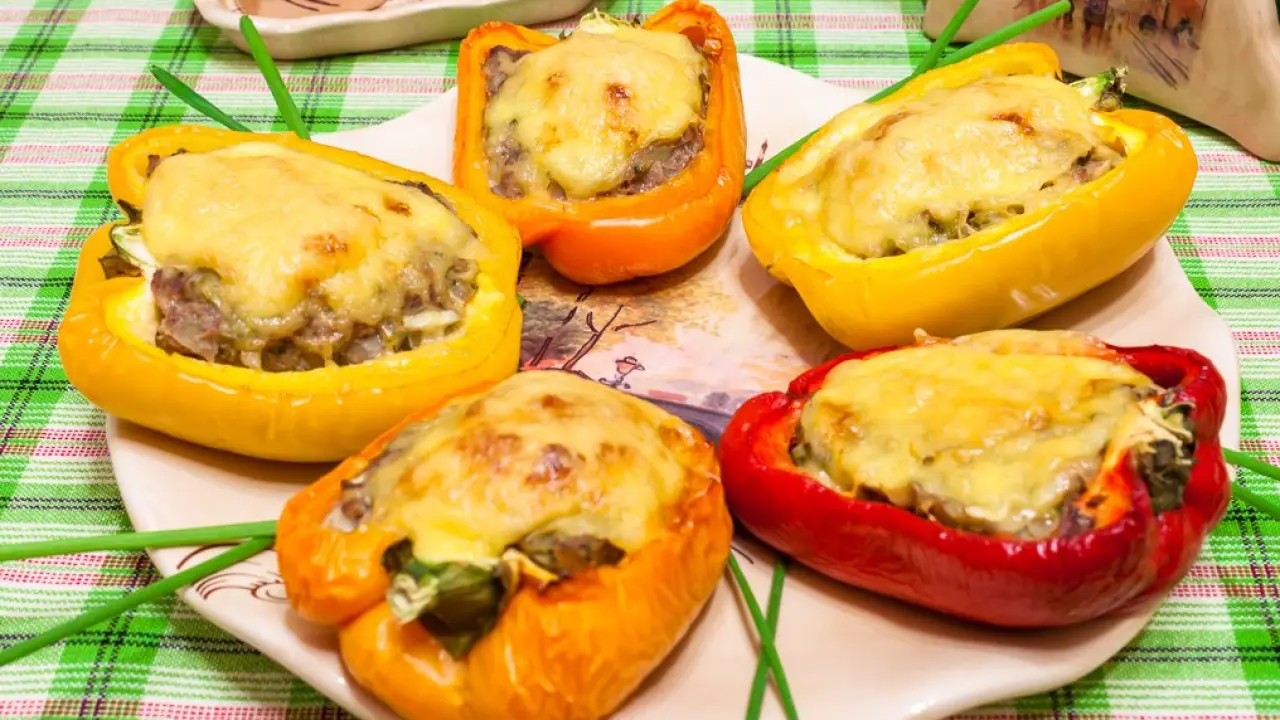 Фаршированный перец с брокколи и говядиной - рецепт с фото