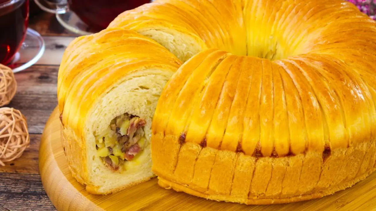 Картофельный пирог с грибами и беконом - рецепт с фото
