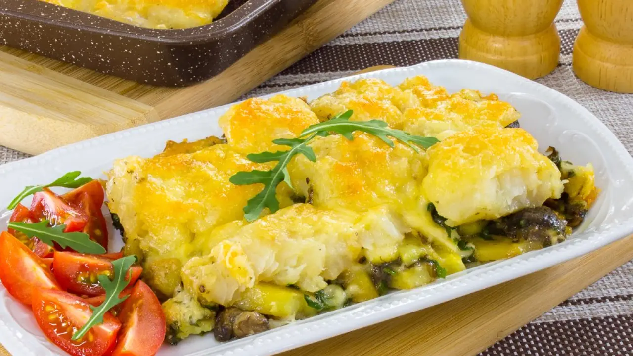 Рыбная запеканка с грибами и картофелем - рецепт с фото