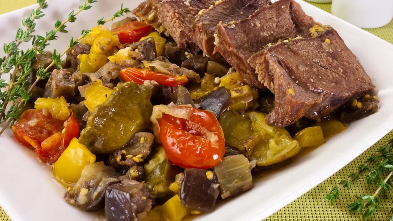 Запеченная баранина с овощами в рукаве - рецепт с фото