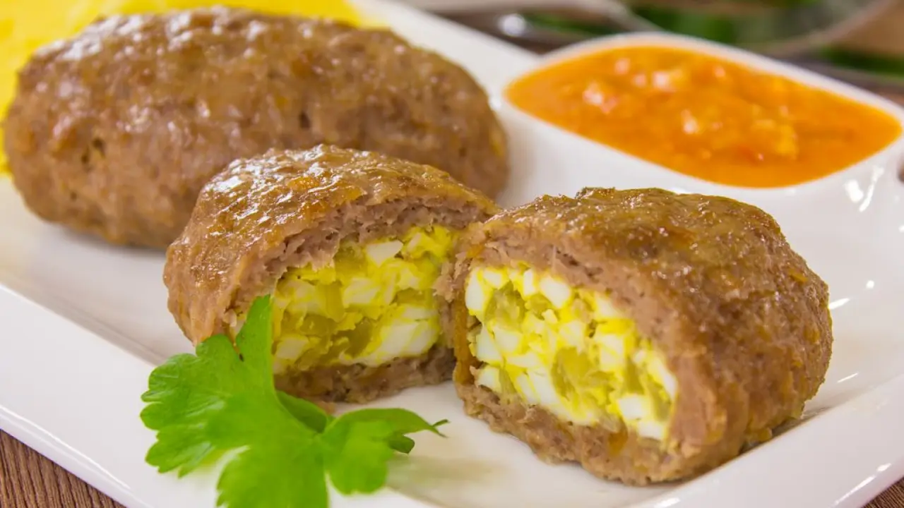 Мясные зразы с луком и яйцом - рецепт с фото