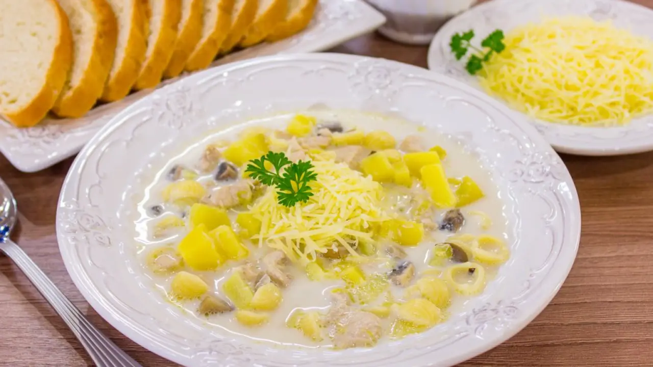 Сливочный суп с курицей и грибами - рецепт с фото