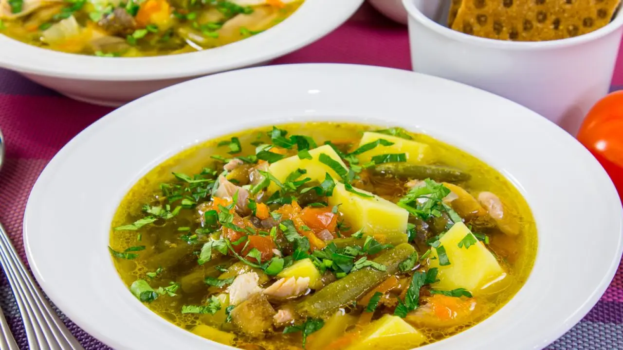 Куриный суп с грибами и стручковой фасолью - рецепт с фото