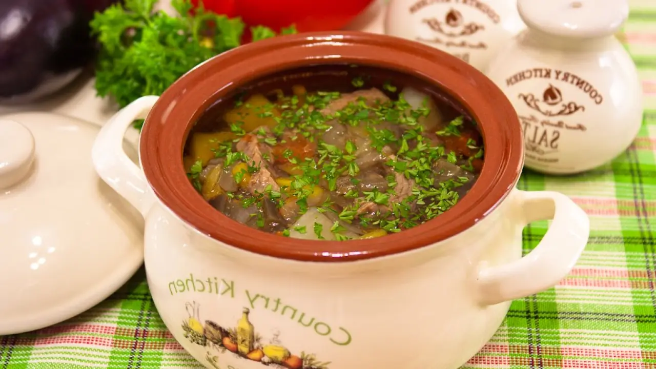 Овощной суп с говядиной в горшочках - рецепт с фото
